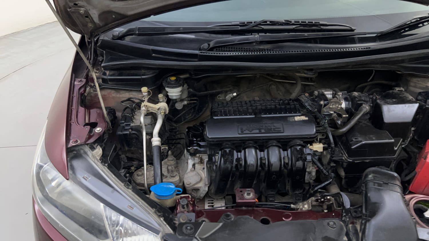 Used 2015 Honda Jazz V Petrol Petrol Manual engine ENGINE RIGHT SIDE HINGE & APRON VIEW