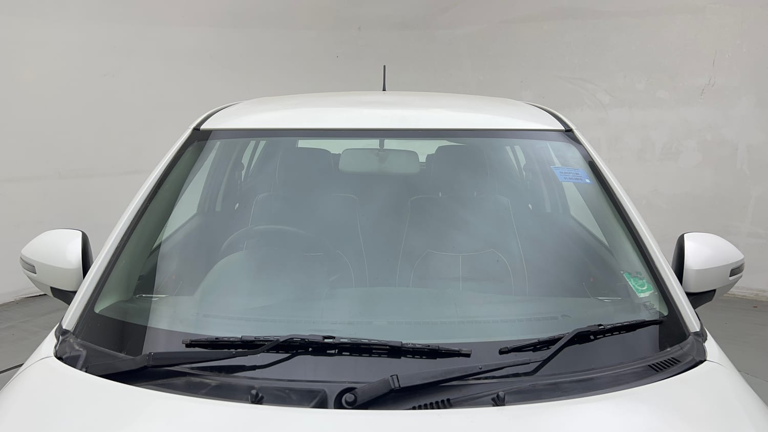 Used 2015 Maruti Suzuki Swift Lxi (O) Petrol Manual exterior FRONT WINDSHIELD VIEW