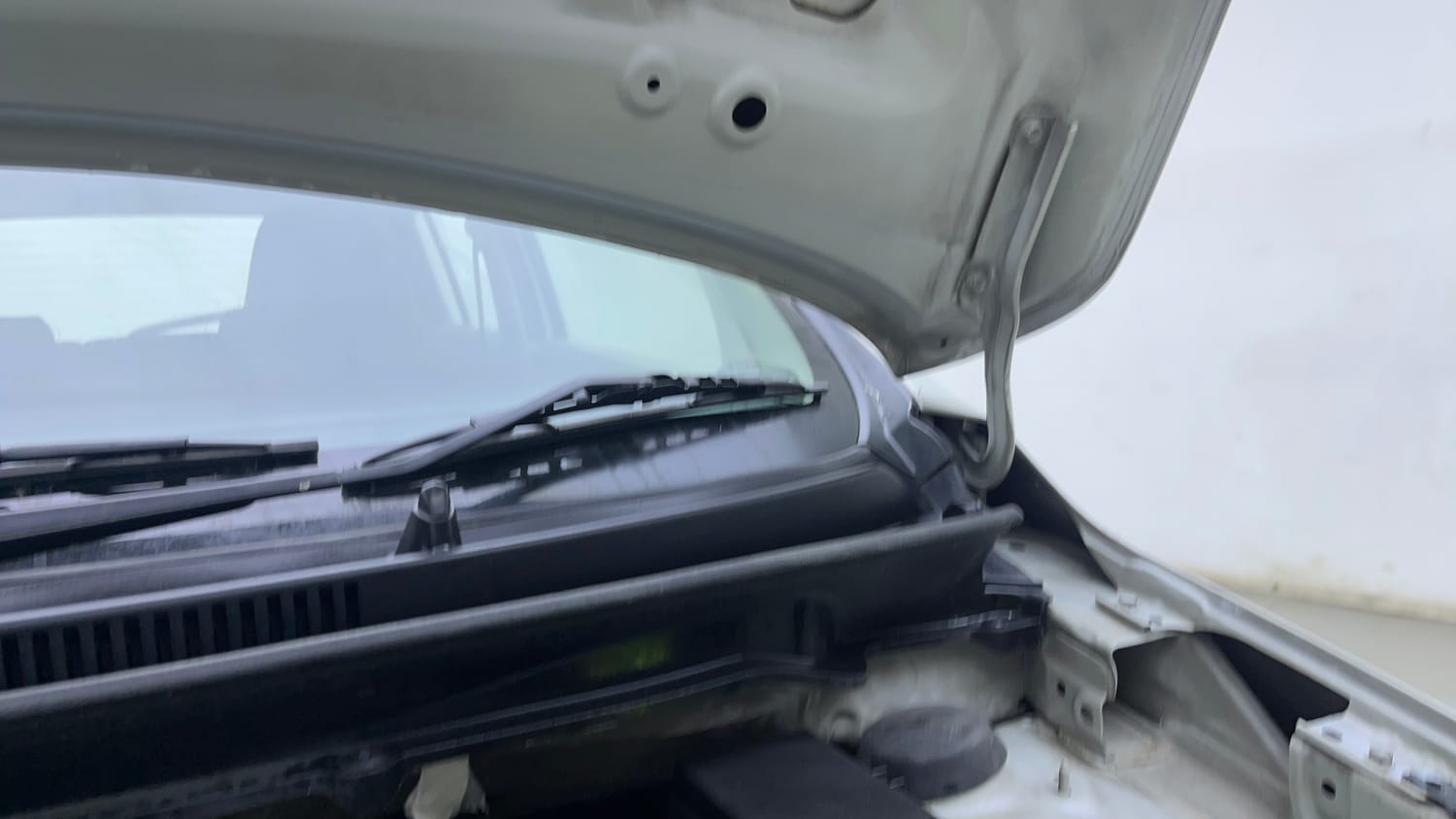 Used 2017 Maruti Suzuki Celerio ZXi Petrol Manual engine ENGINE LEFT SIDE HINGE & APRON VIEW