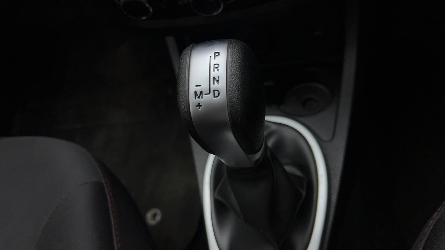 Used 2018 Renault Duster RXS CVT Petrol Automatic interior GEAR  KNOB VIEW