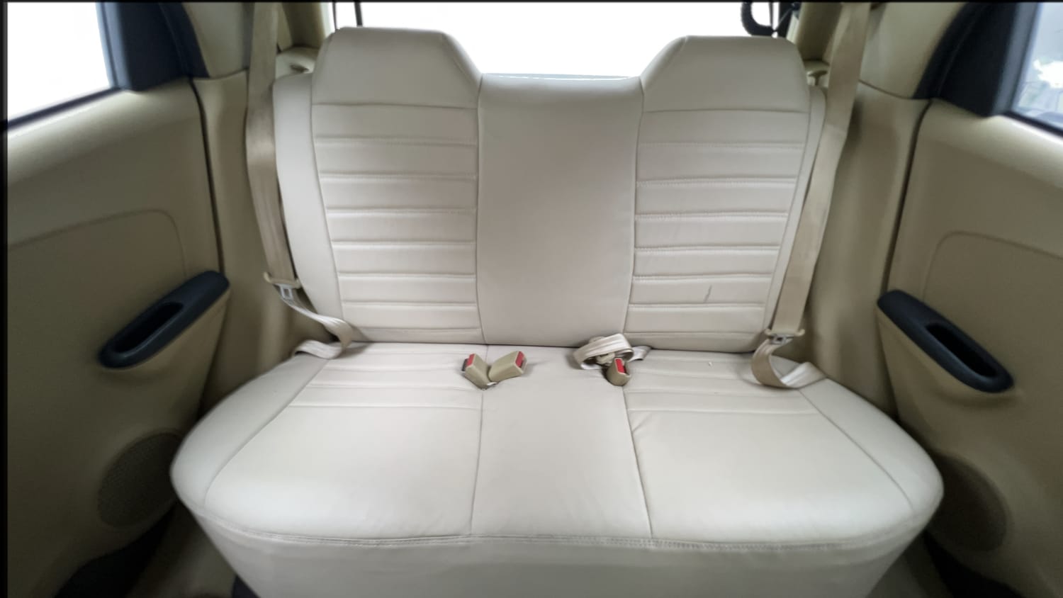 Used 2015 Honda Brio S MT Petrol Manual interior REAR SEAT CONDITION VIEW