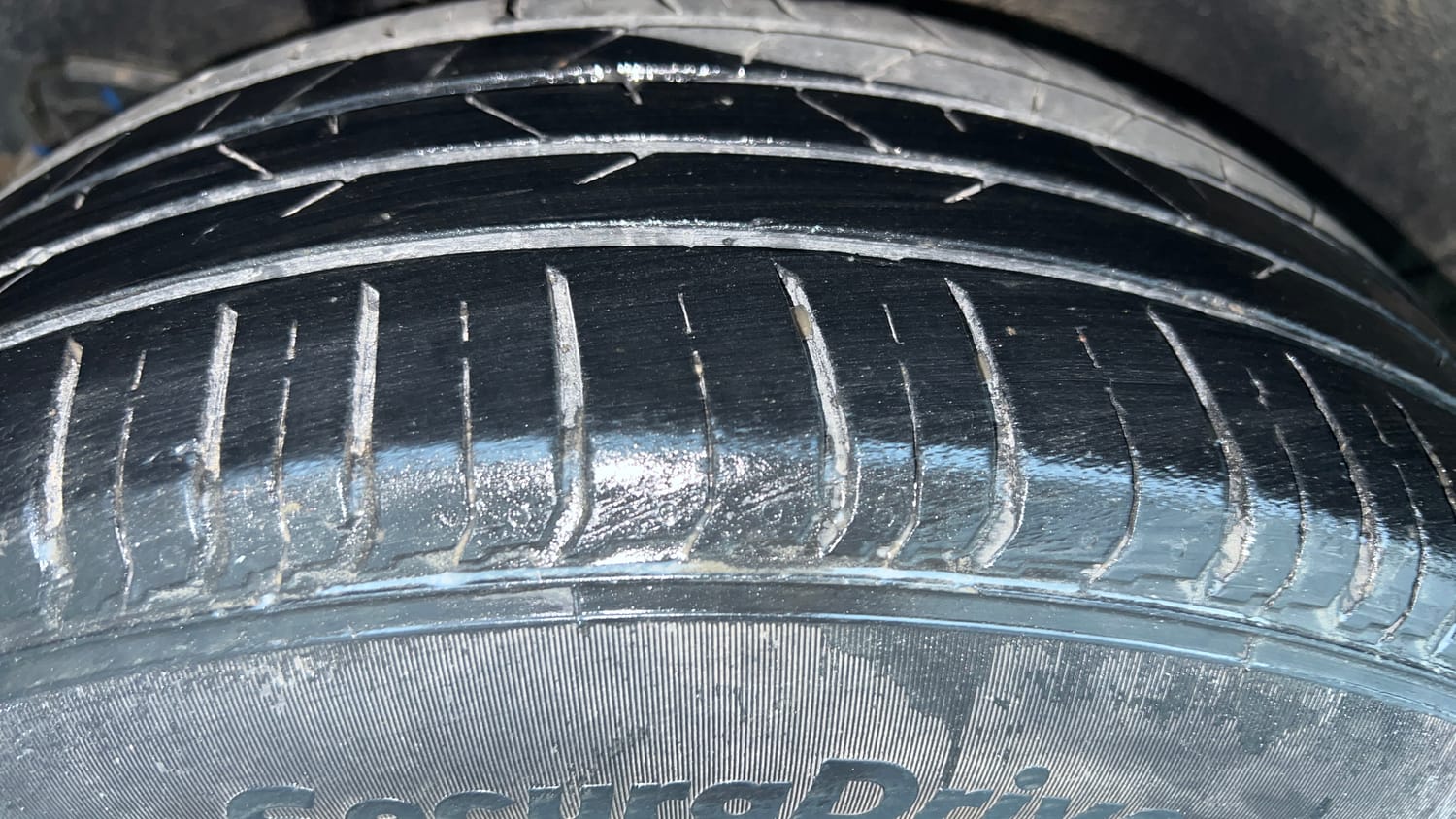 Used 2022 Hyundai Venue SX 1.2 Petrol Petrol Manual tyres RIGHT REAR TYRE TREAD VIEW