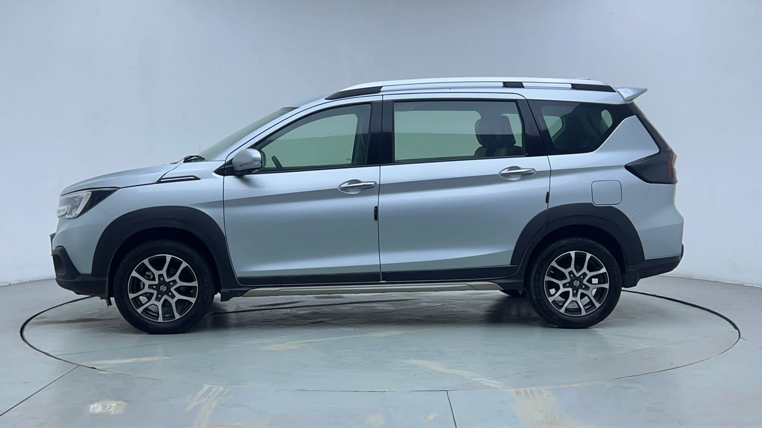 Used 2025 Maruti Suzuki XL6 Alpha Plus MT Petrol Petrol Manual exterior LEFT SIDE VIEW