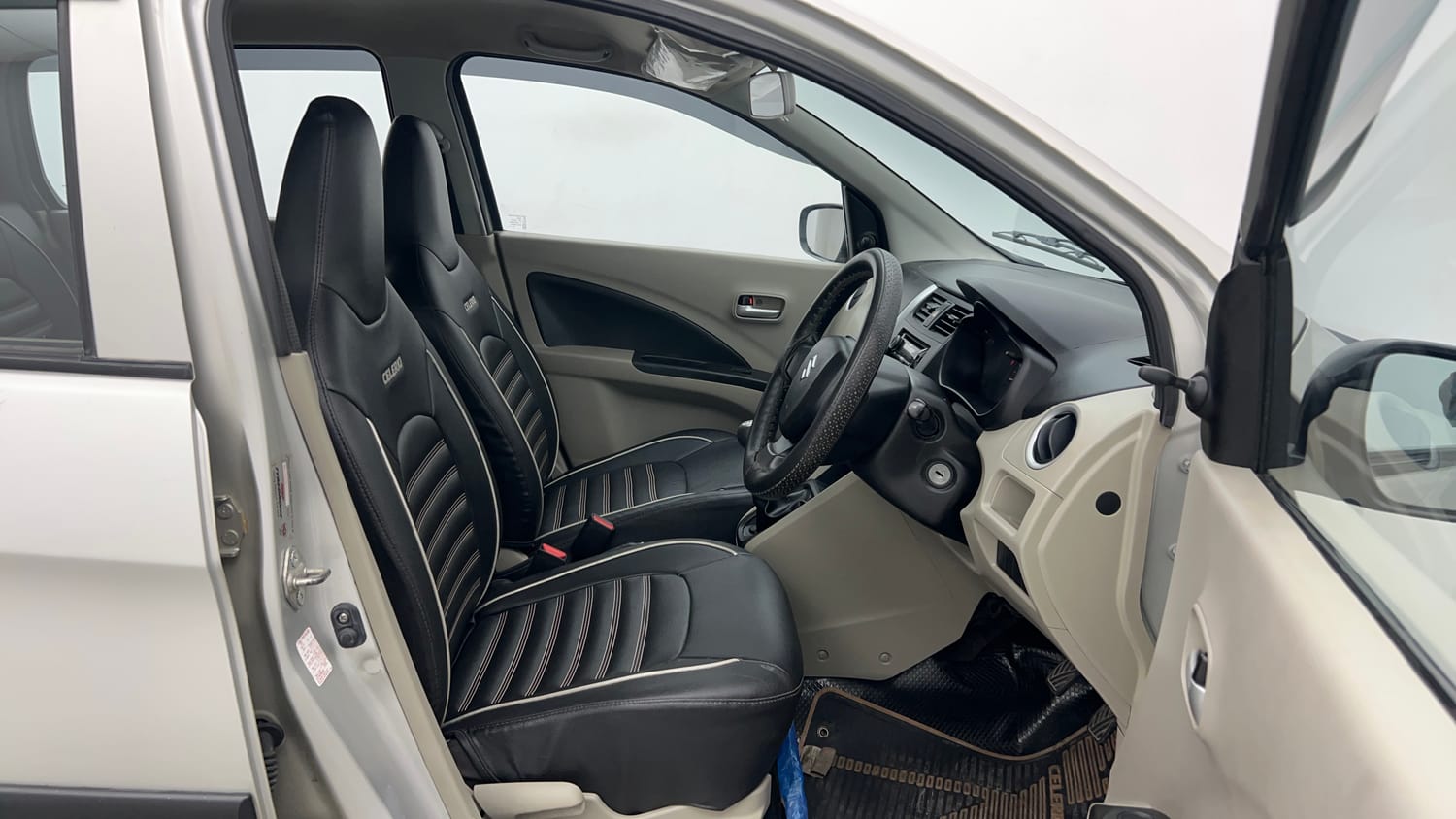Used 2015 Maruti Suzuki Celerio VXi Petrol Manual interior RIGHT SIDE FRONT DOOR CABIN VIEW