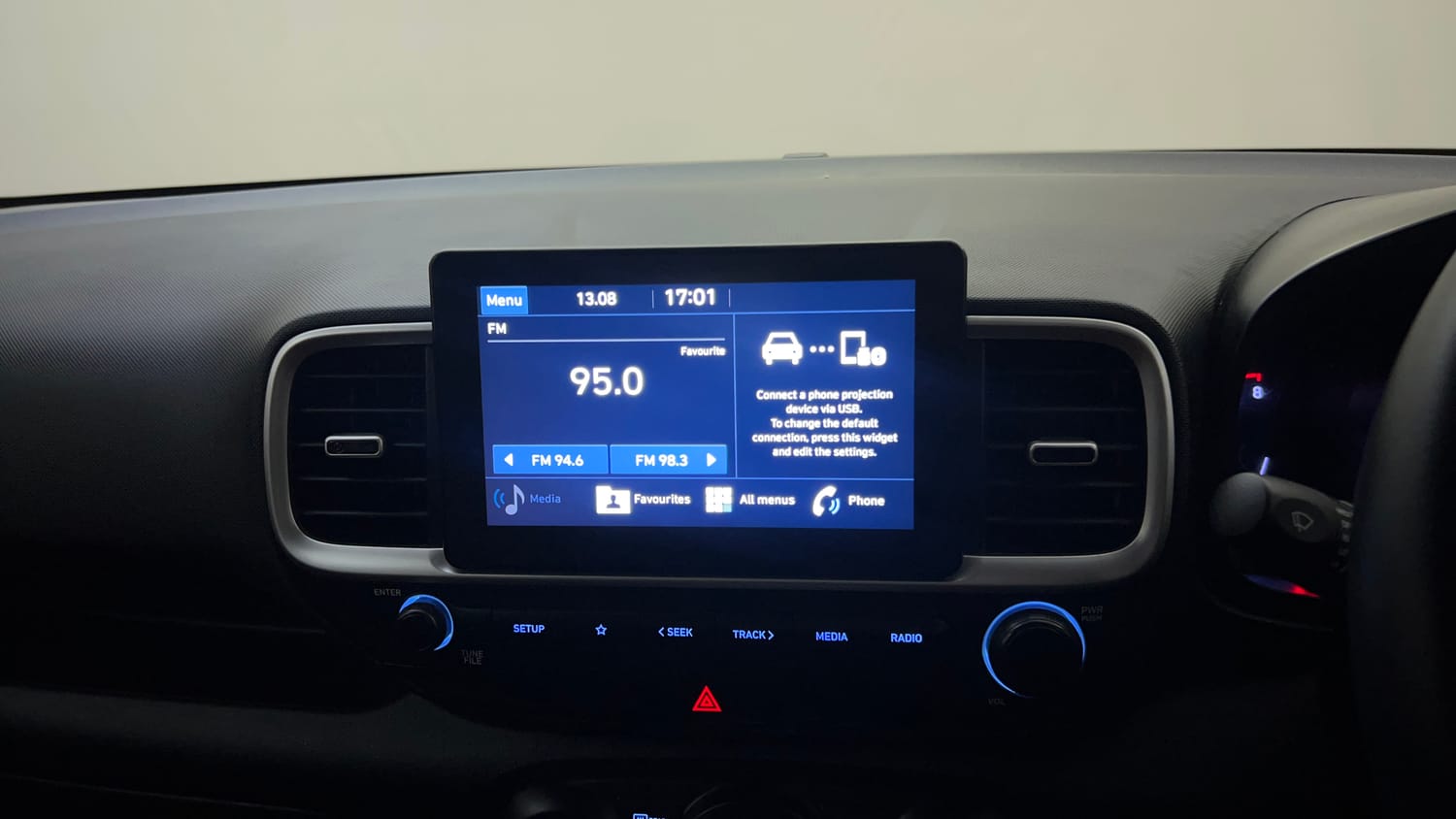 Used 2019 hyundai Venue SX 1.0 Turbo Petrol Petrol Manual top_features Touch screen infotainment system