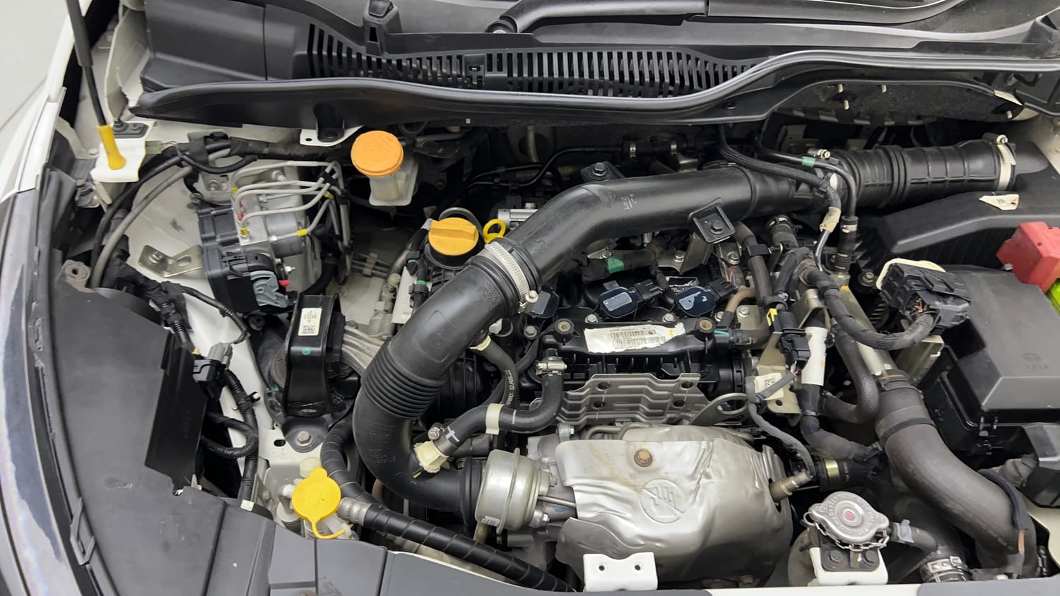 Used 2022 Tata Altroz XZ Plus i-Turbo Petrol Petrol Manual engine ENGINE RIGHT SIDE VIEW