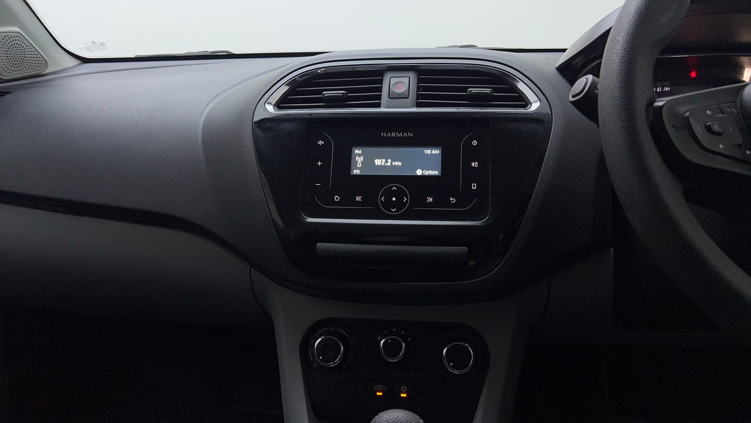 Used 2024 Tata Tiago XTA Petrol Automatic interior MUSIC SYSTEM & AC CONTROL VIEW