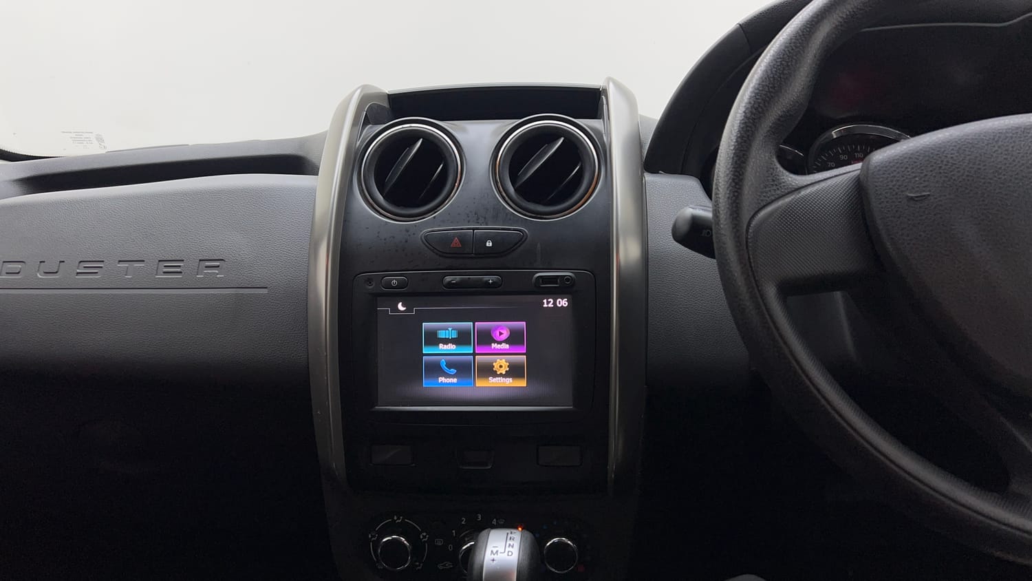 Used 2018 Renault Duster RXS CVT Petrol Automatic interior MUSIC SYSTEM & AC CONTROL VIEW