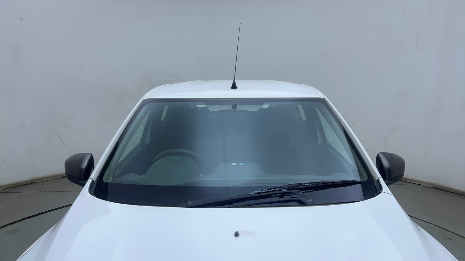 Used 2018 Renault Kwid 1.0 RXT AMT Opt Petrol Automatic exterior FRONT WINDSHIELD VIEW