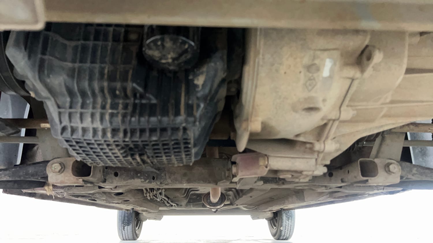 Used 2016 Renault Kwid RXT Petrol Manual extra FRONT LEFT UNDERBODY VIEW