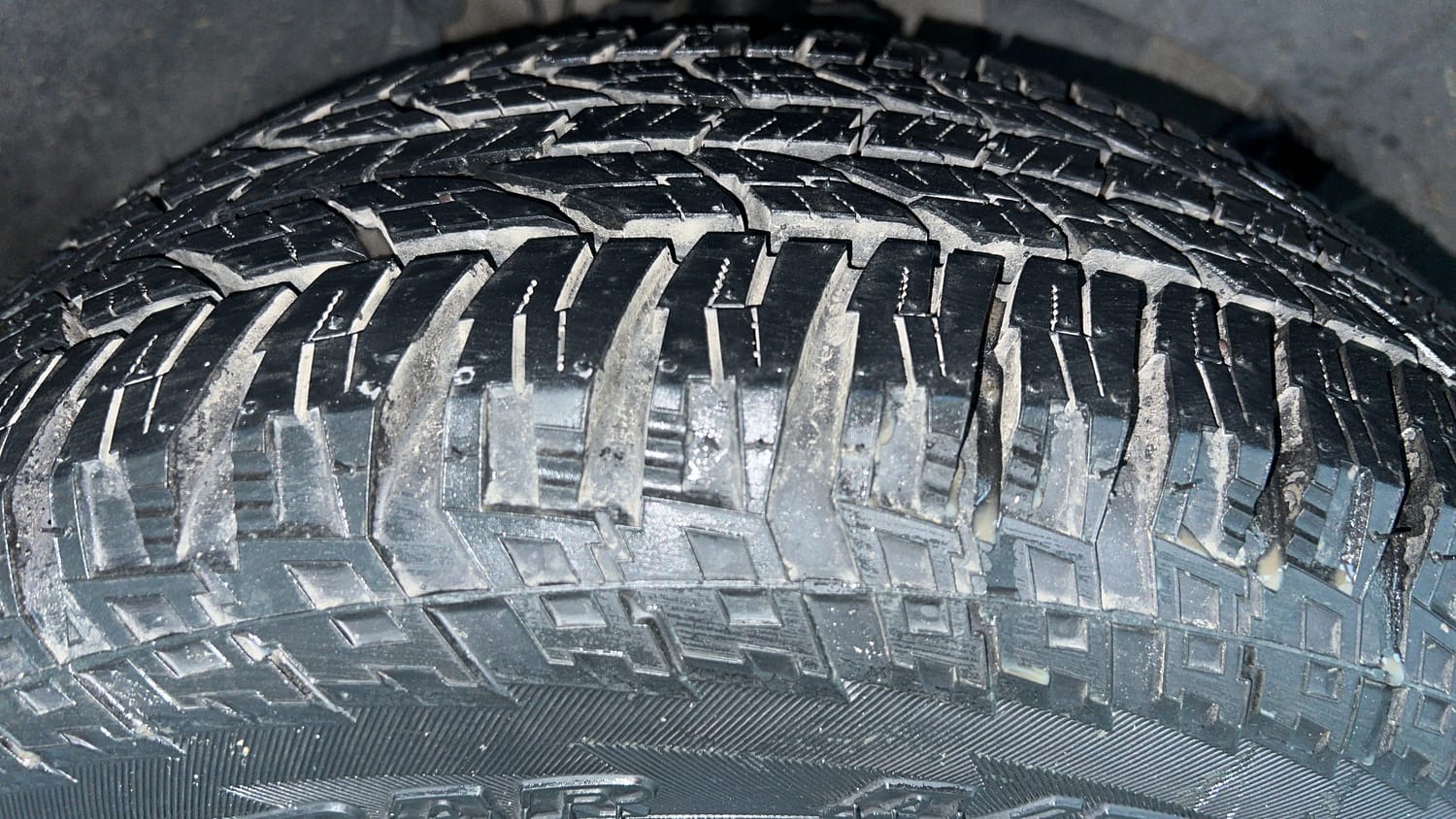 Used 2018 Renault Duster RXS CVT Petrol Automatic tyres RIGHT FRONT TYRE TREAD VIEW
