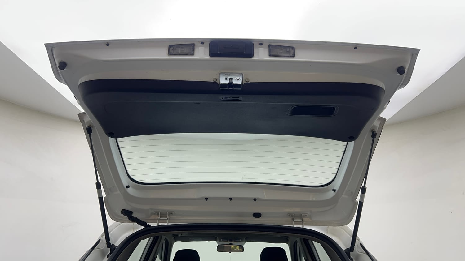 Used 2021 Kia Sonet HTX 1.5 Diesel Manual interior DICKY DOOR OPEN VIEW