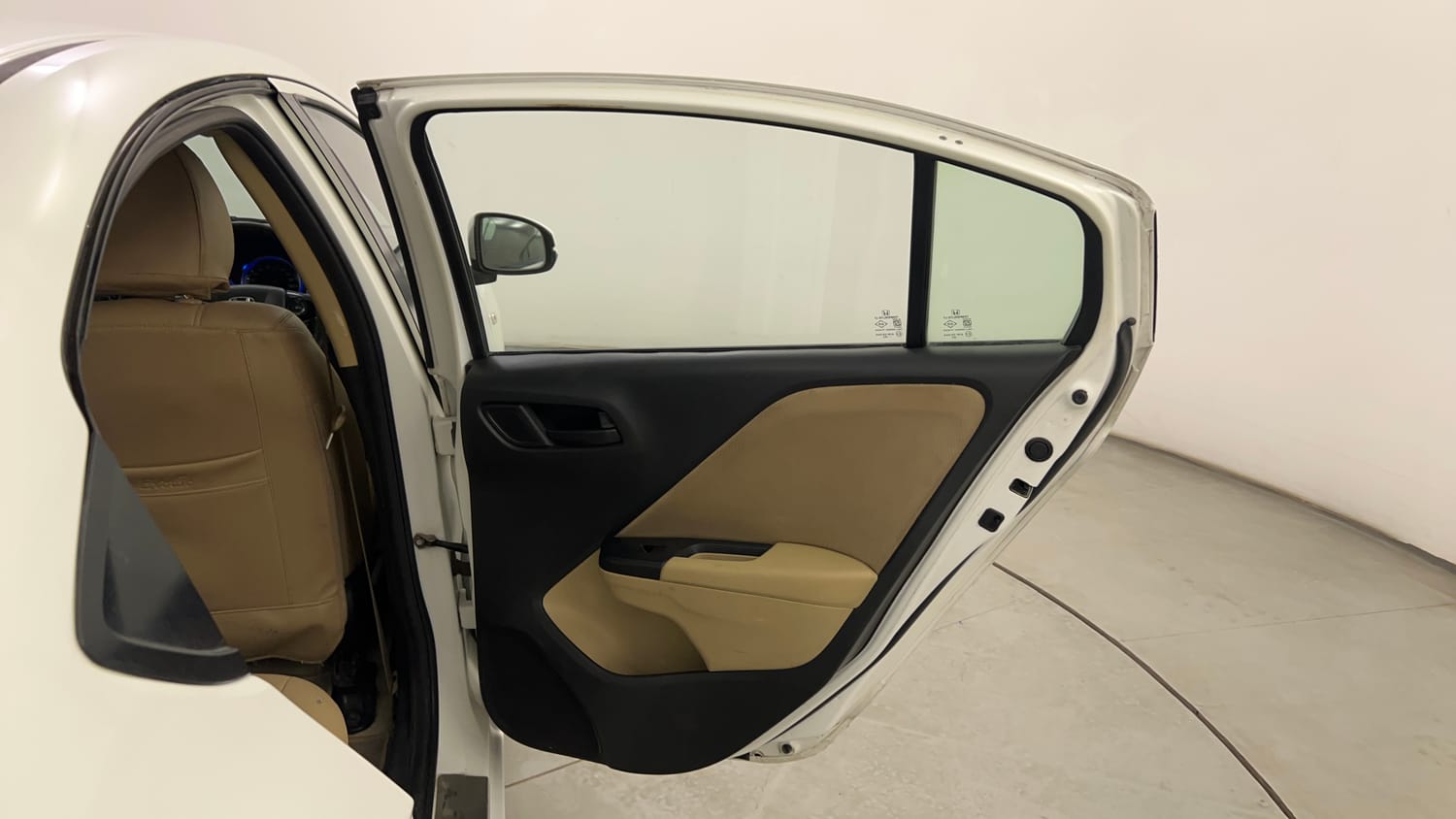 Used 2016 Honda City SV Diesel Diesel Manual interior RIGHT REAR DOOR OPEN VIEW