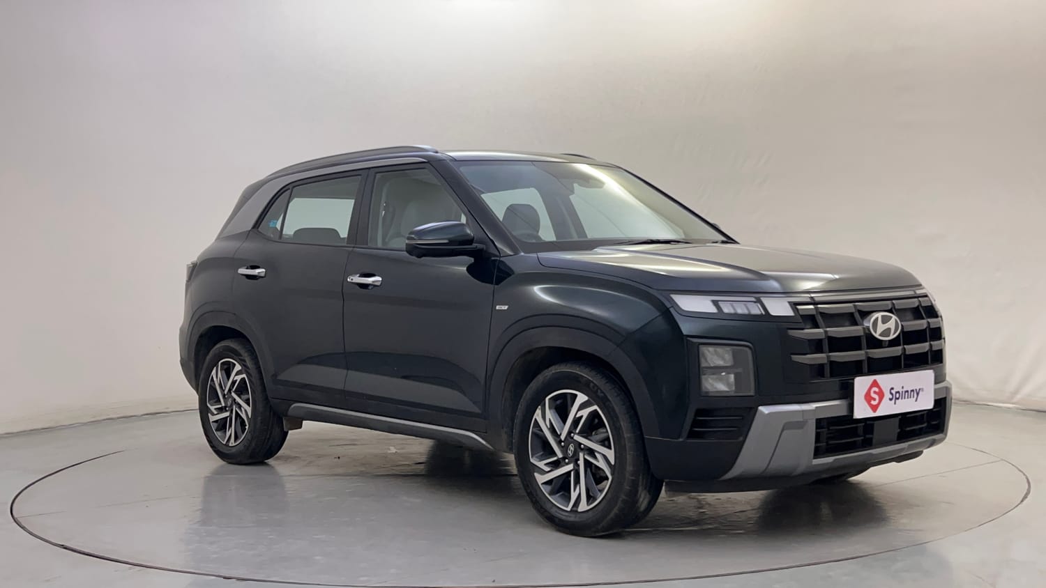 Used 2024 Hyundai Creta 1.5 Turbo Petrol DCT SX(O) Petrol Automatic exterior RIGHT FRONT CORNER VIEW