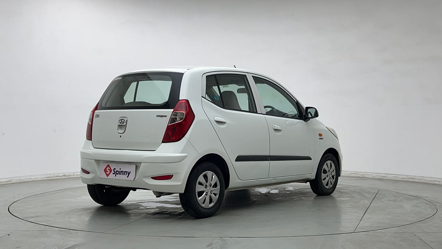 Used 2013 Hyundai i10 Magna 1.1 iRDE2 Petrol Manual exterior RIGHT REAR CORNER VIEW