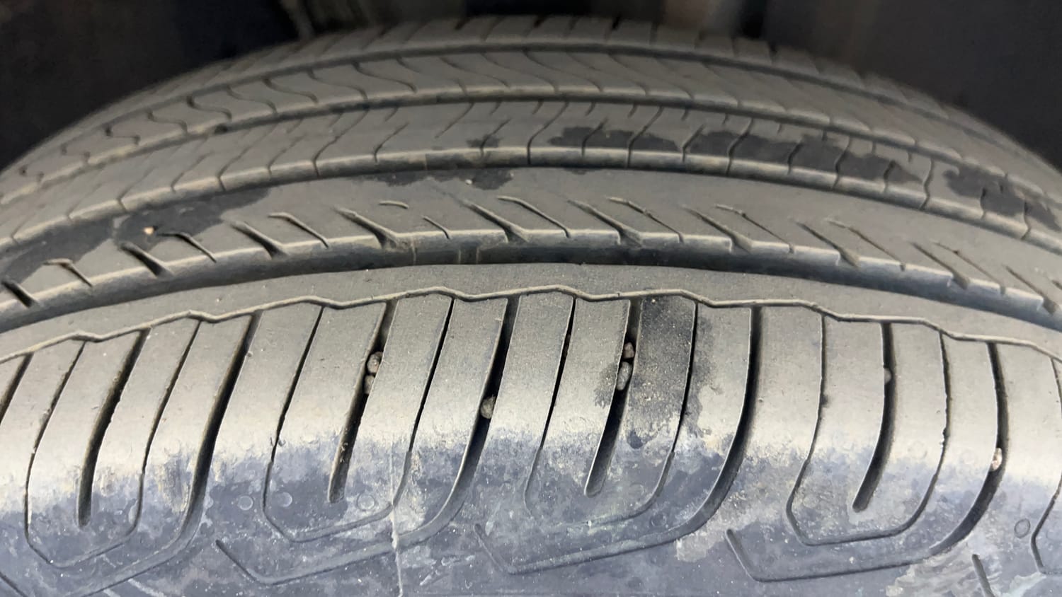 Used 2025 Skoda Kylaq Classic Petrol Manual tyres RIGHT FRONT TYRE TREAD VIEW