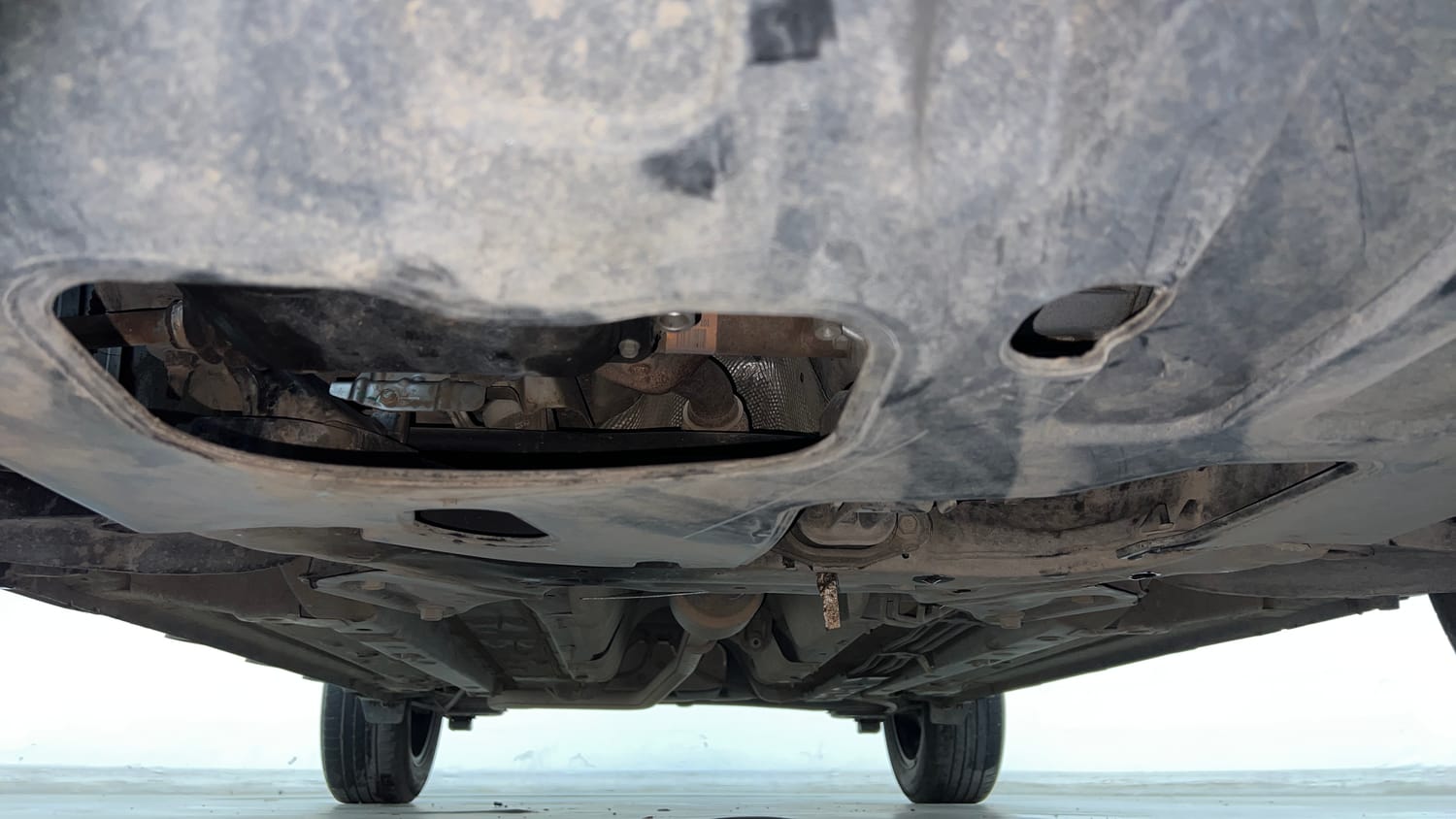 Used 2022 Hyundai Venue SX 1.2 Petrol Petrol Manual extra FRONT LEFT UNDERBODY VIEW