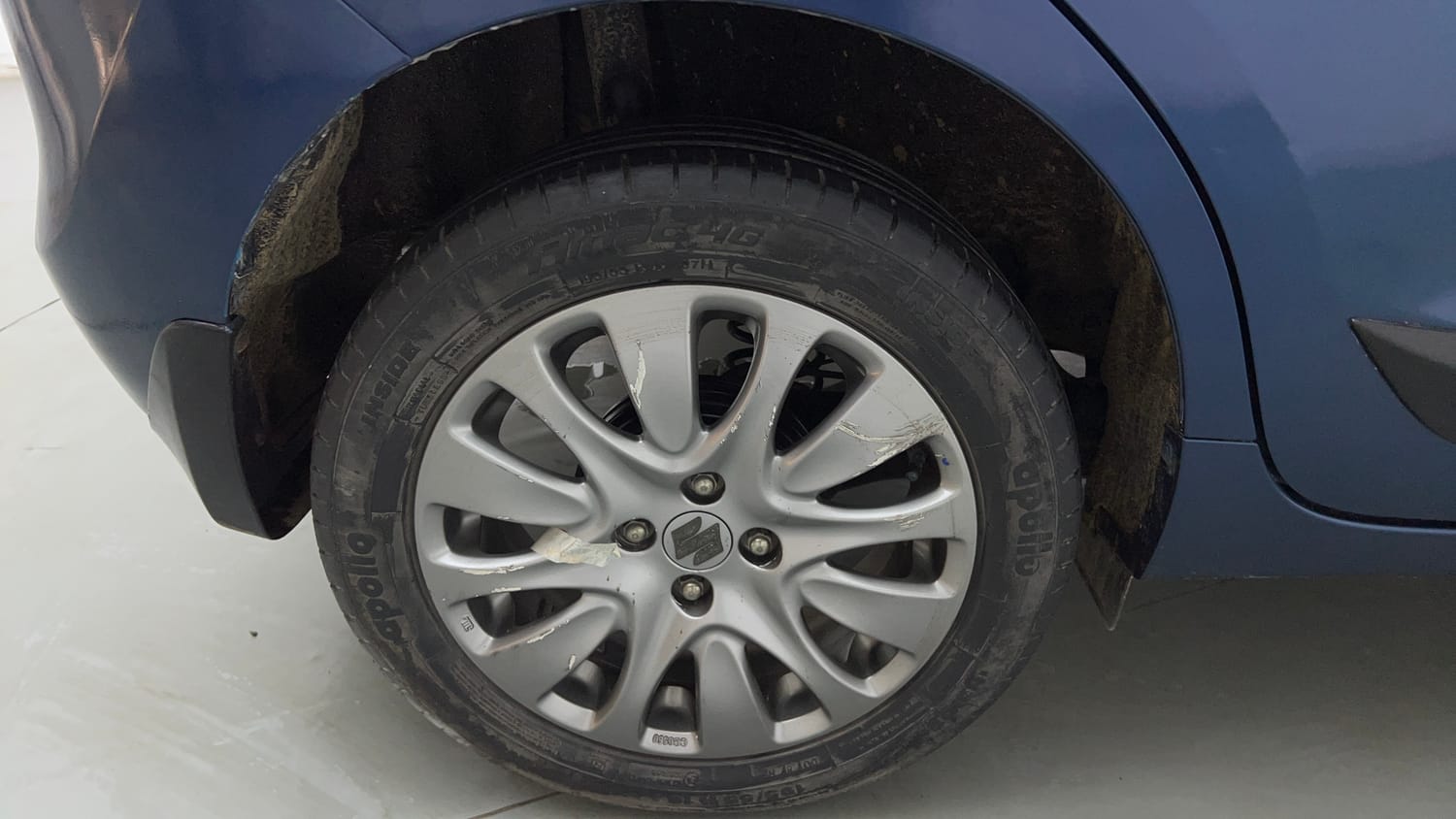 Used 2017 Maruti Suzuki Baleno Alpha 1.2 Petrol Manual tyres RIGHT REAR TYRE RIM VIEW