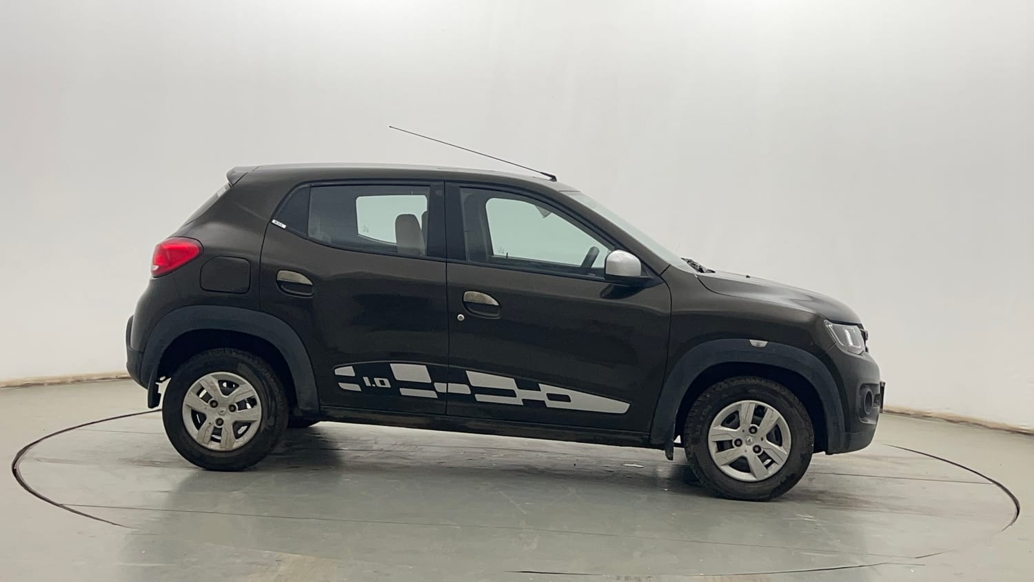 Used 2017 Renault Kwid 1.0 RXL Petrol Manual exterior RIGHT SIDE VIEW