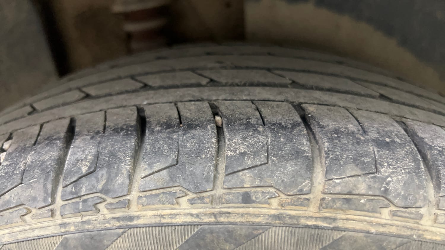 Used 2022 Kia Seltos X Line 1.5 Diesel AT Diesel Automatic tyres RIGHT REAR TYRE TREAD VIEW