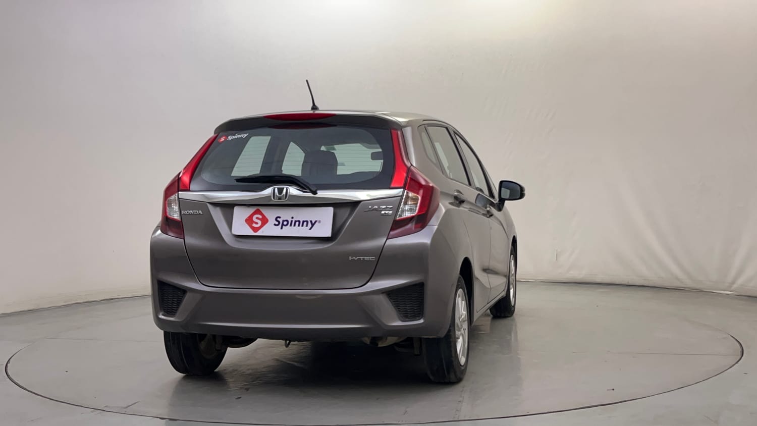 Used 2016 Honda Jazz V AT Petrol Petrol Automatic exterior RIGHT REAR CORNER VIEW