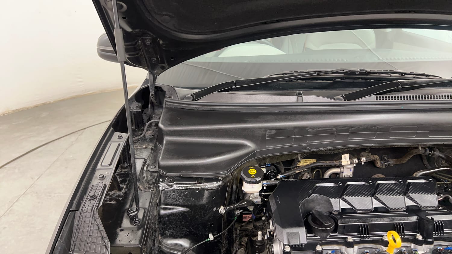 Used 2022 Hyundai Creta SX 1.5 Petrol Executive Petrol Manual engine ENGINE RIGHT SIDE HINGE & APRON VIEW