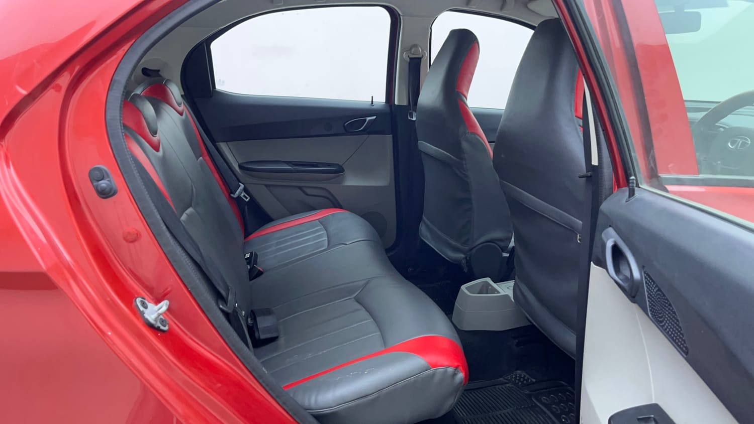 Used 2018 Tata Tiago Revotron XT Petrol Manual interior RIGHT SIDE REAR DOOR CABIN VIEW