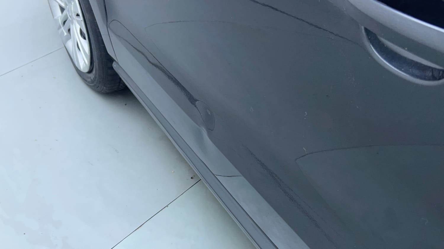 Used 2019 Volkswagen Ameo Comfortline 1.0L (P) Petrol Manual dents MINOR DENT
