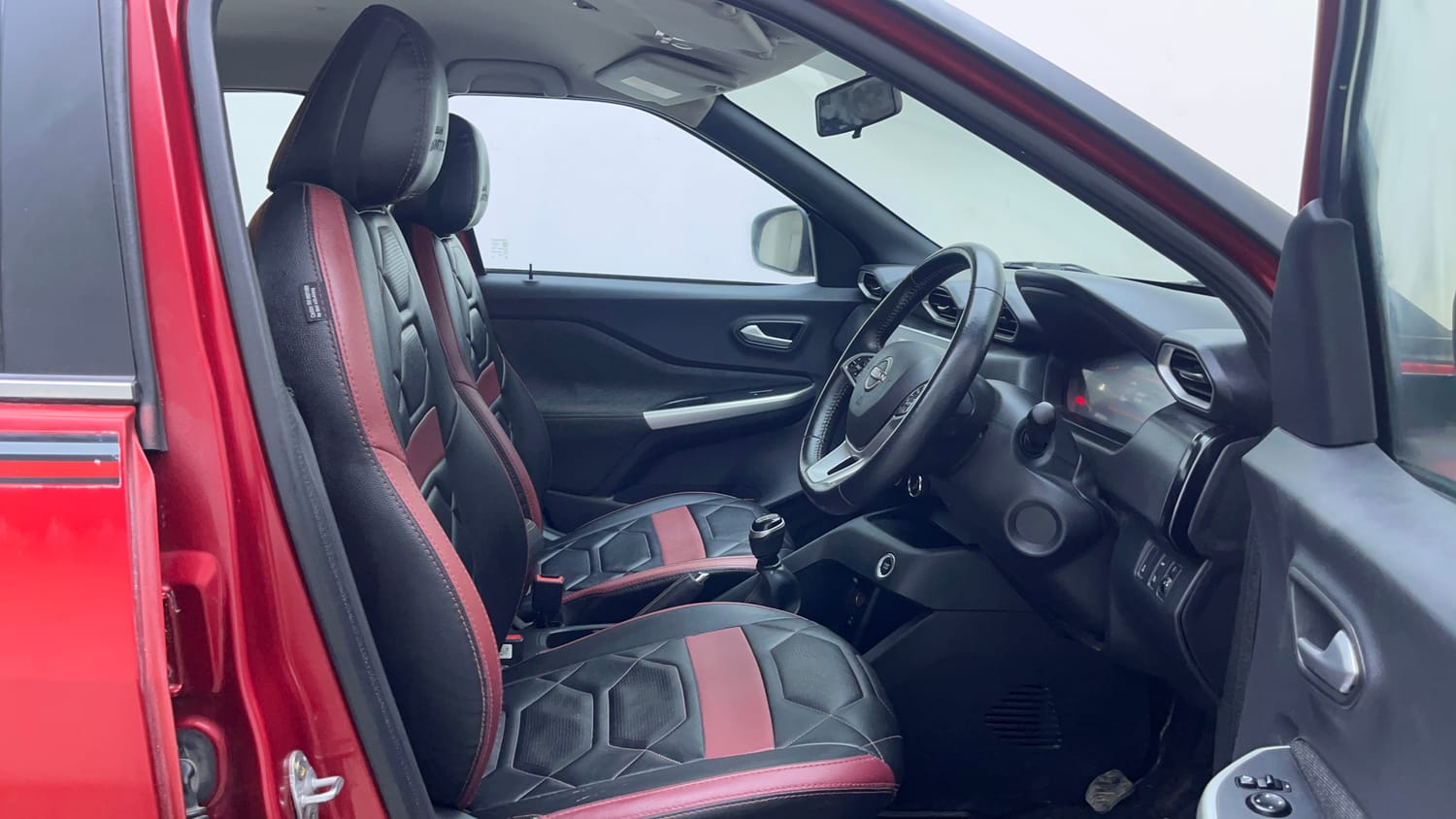 Used 2023 Nissan Magnite XV Premium Turbo Petrol Manual interior RIGHT SIDE FRONT DOOR CABIN VIEW