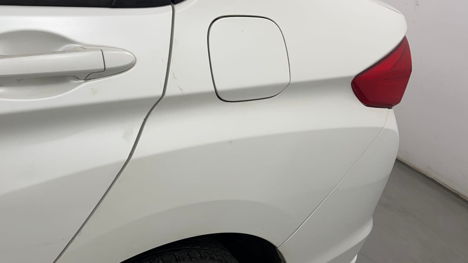 Used 2016 Honda City SV Diesel Diesel Manual dents MINOR SCRATCH