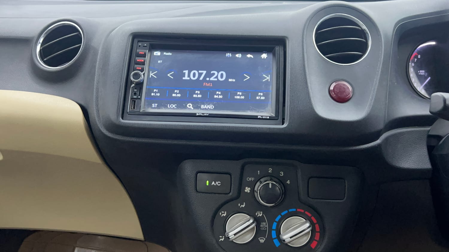 Used 2016 Honda Amaze 1.2 S i-VTEC Petrol Manual interior GEAR  KNOB VIEW