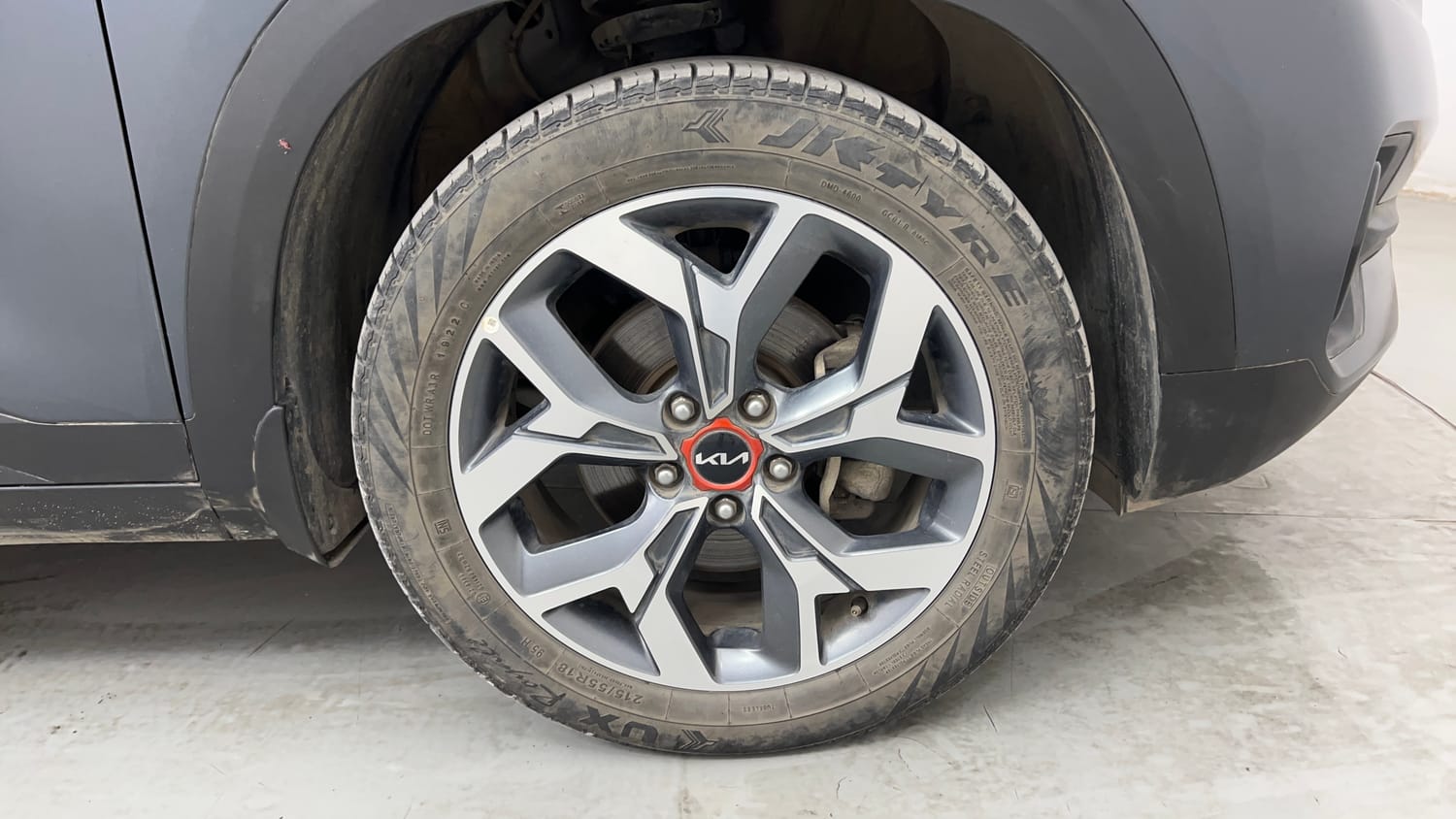 Used 2022 Kia Seltos X Line 1.5 Diesel AT Diesel Automatic tyres RIGHT FRONT TYRE RIM VIEW