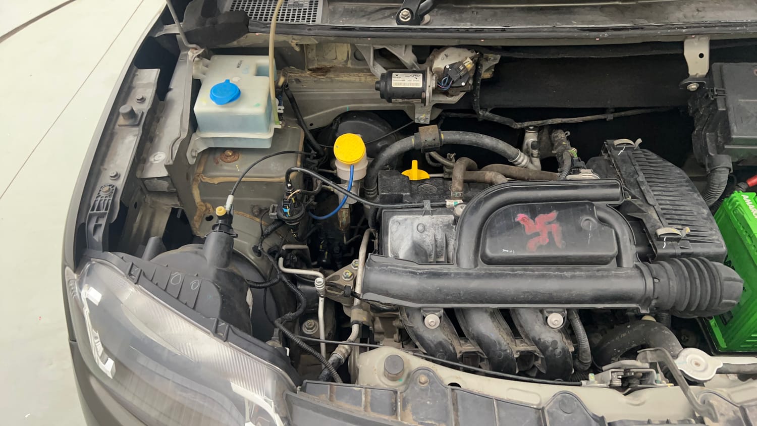 Used 2017 Renault Kwid 1.0 RXL Petrol Manual engine ENGINE RIGHT SIDE VIEW
