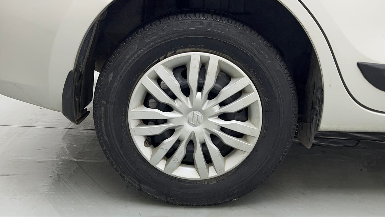 Used 2019 Maruti Suzuki Dzire VXi Petrol Manual tyres RIGHT REAR TYRE RIM VIEW