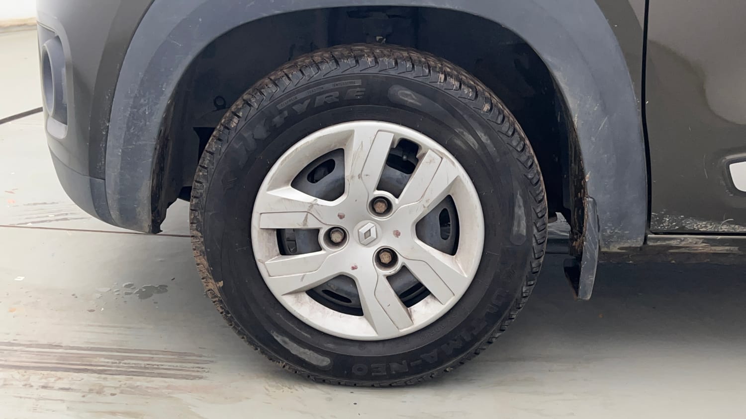 Used 2017 Renault Kwid 1.0 RXL Petrol Manual tyres LEFT FRONT TYRE RIM VIEW
