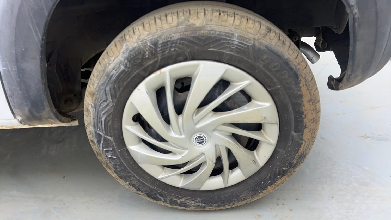 Used 2016 Renault Kwid RXT Petrol Manual tyres LEFT REAR TYRE RIM VIEW