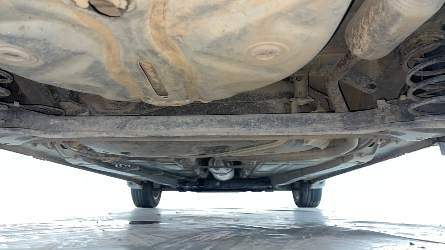 Used 2019 Maruti Suzuki Baleno Alpha Petrol Manual extra REAR UNDERBODY VIEW (TAKEN FROM REAR)