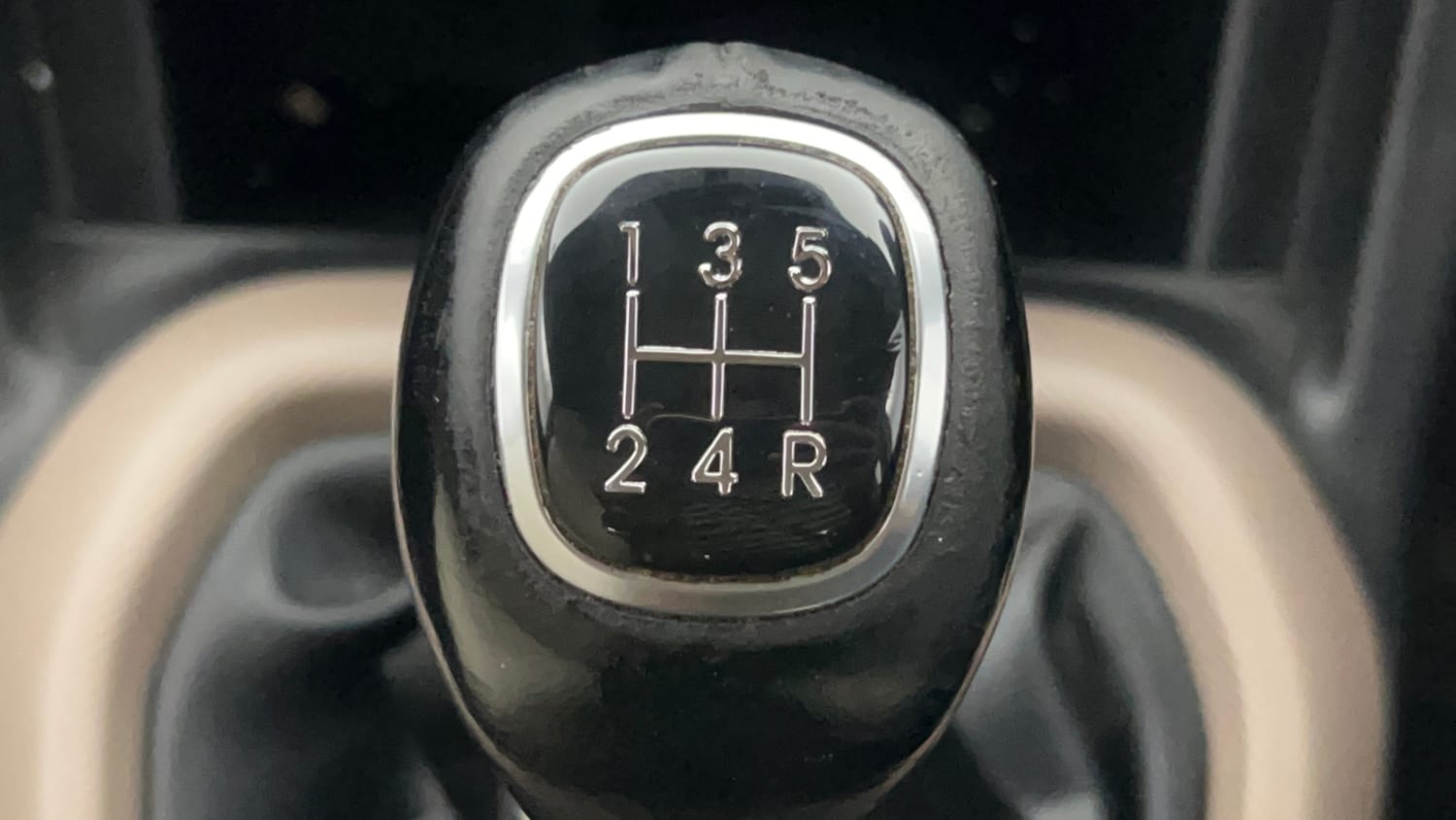Used 2014 Hyundai Xcent SX 1.2 Petrol Manual interior GEAR  KNOB VIEW