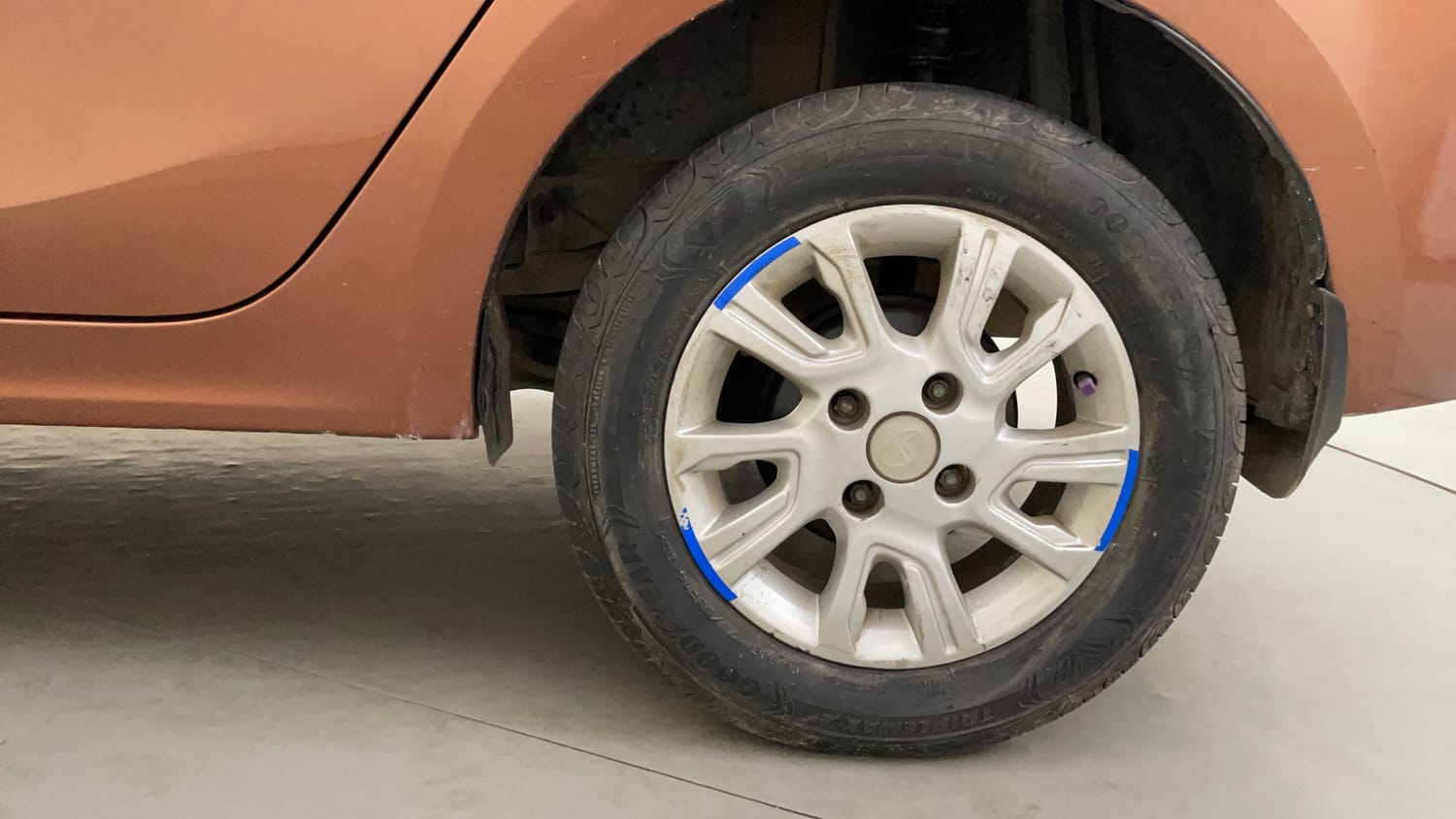 Used 2017 Tata Tigor Revotorq XZ (O) Diesel Manual tyres LEFT REAR TYRE RIM VIEW