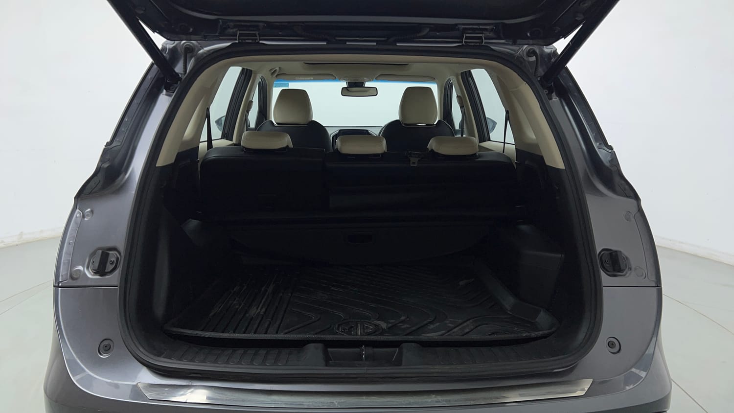 Used 2022 MG Motors Hector Sharp 1.5 Petrol CVT Petrol Automatic interior DICKY INSIDE VIEW