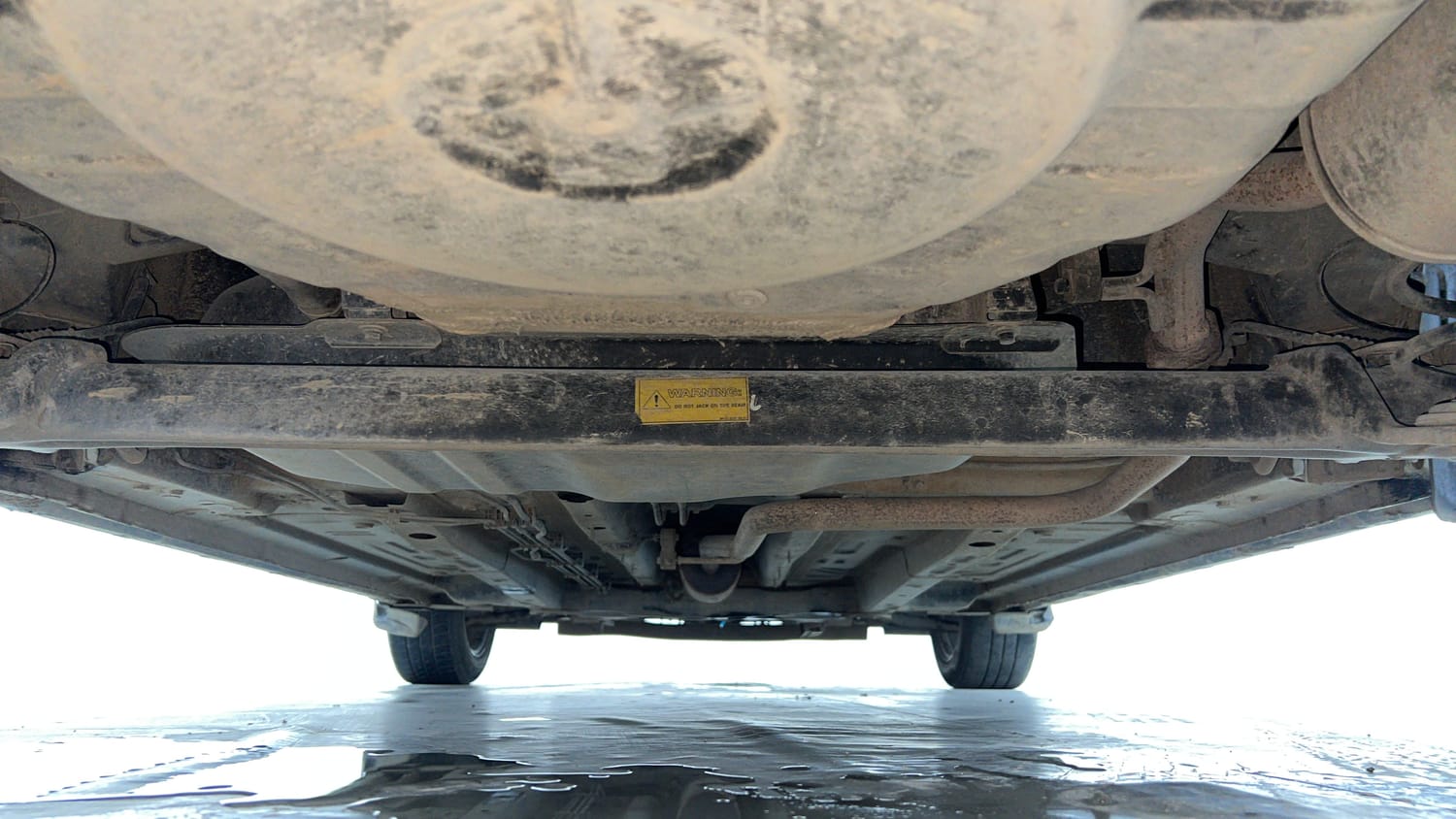 Used 2020 Tata Altroz XZ Petrol Petrol Manual extra REAR UNDERBODY VIEW (TAKEN FROM REAR)