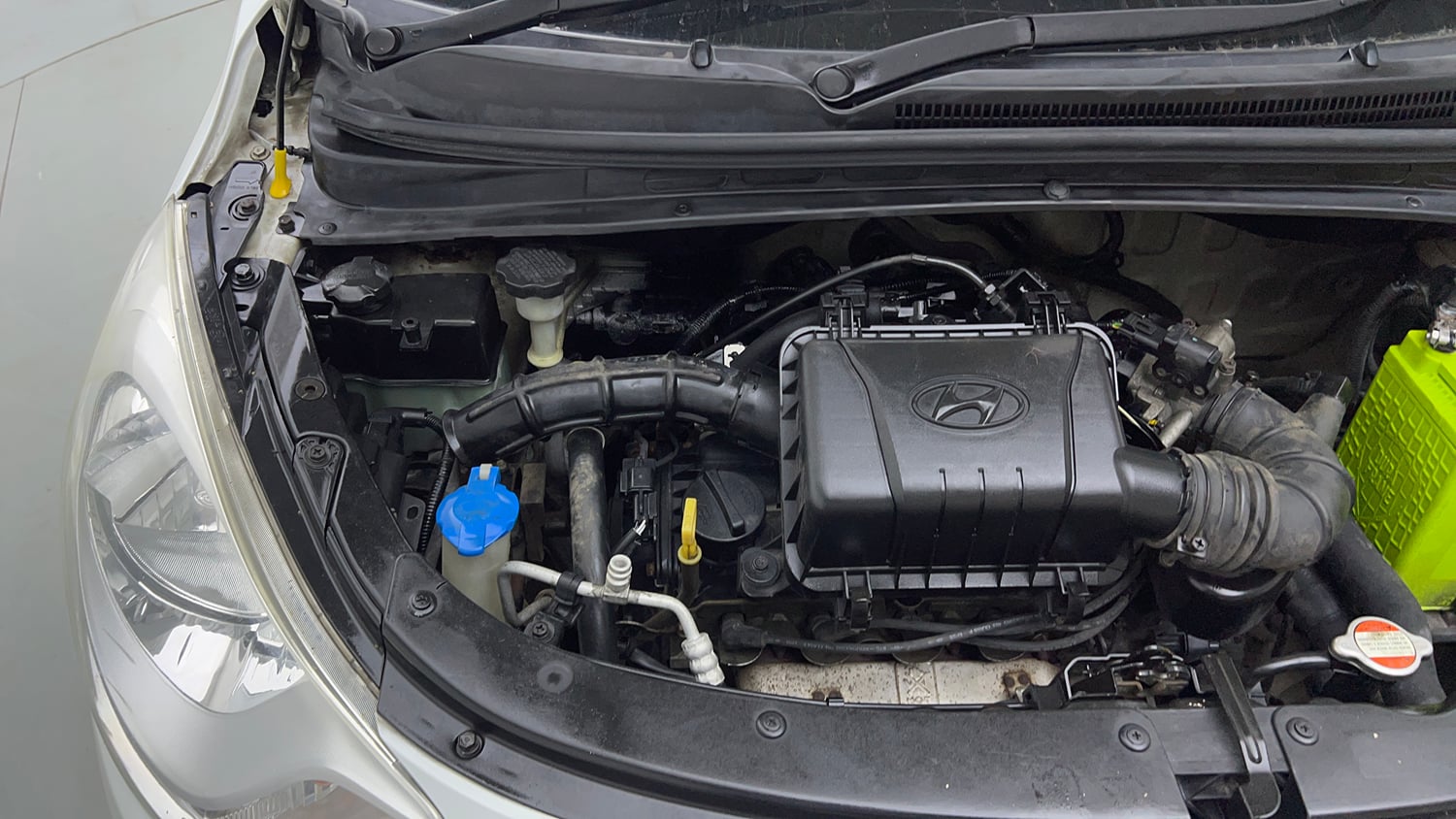 Used 2013 Hyundai i10 Magna 1.1 iRDE2 Petrol Manual engine ENGINE RIGHT SIDE VIEW