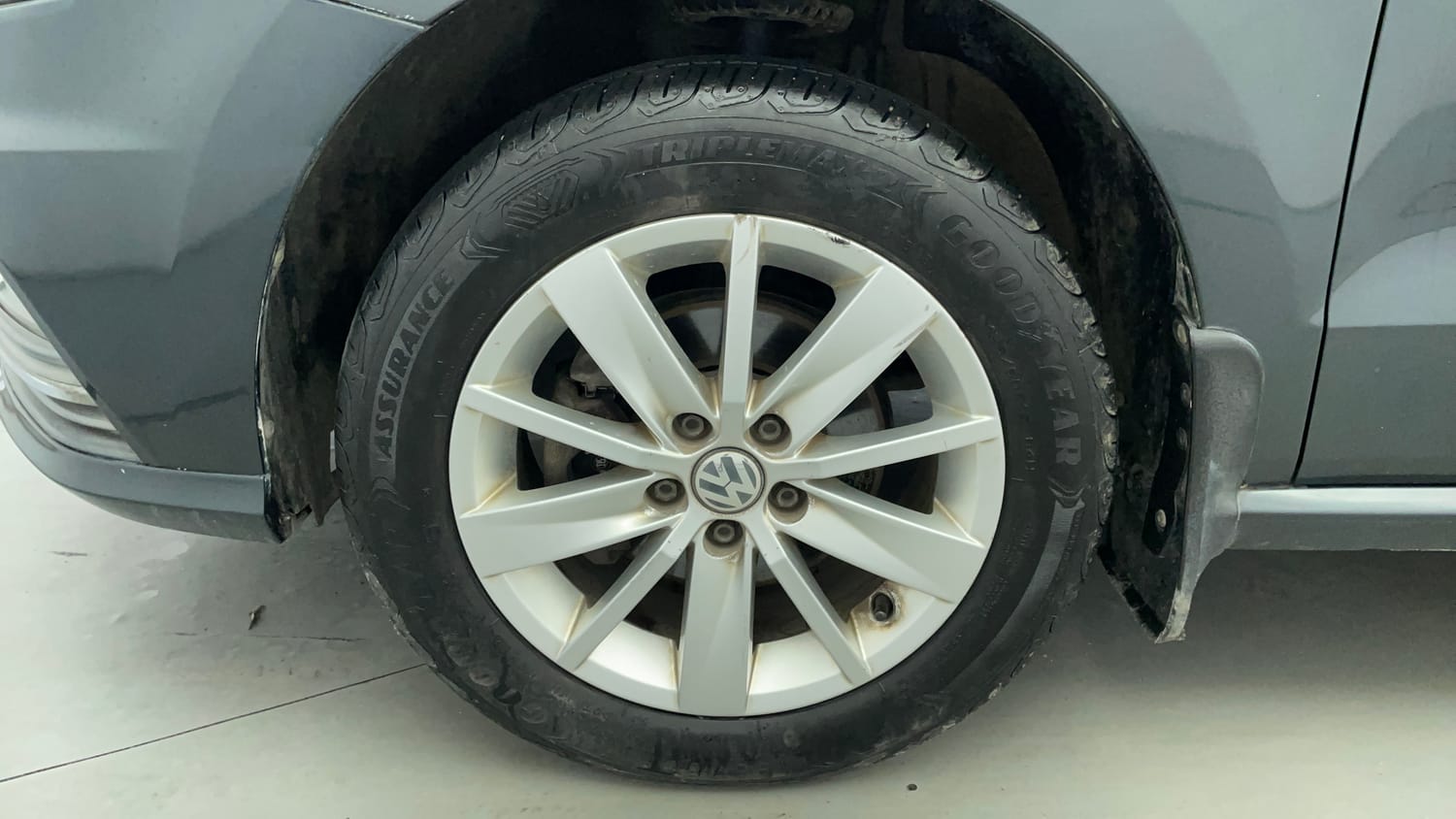 Used 2016 Volkswagen Ameo Highline1.2L (P) Petrol Manual tyres LEFT FRONT TYRE RIM VIEW