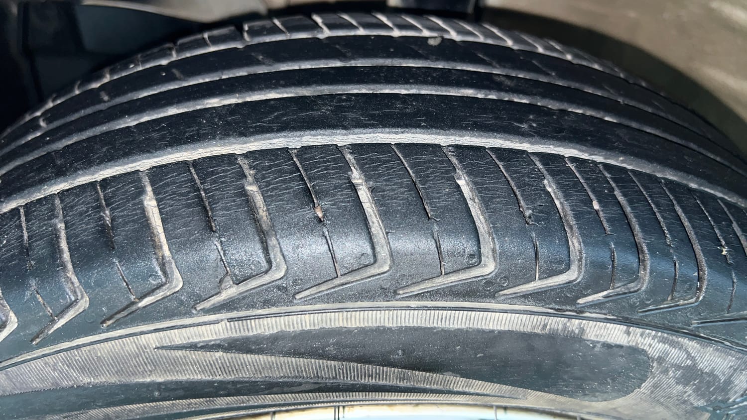 Used 2023 Maruti Suzuki Wagon R LXI 1.0 Petrol Manual tyres LEFT FRONT TYRE TREAD VIEW