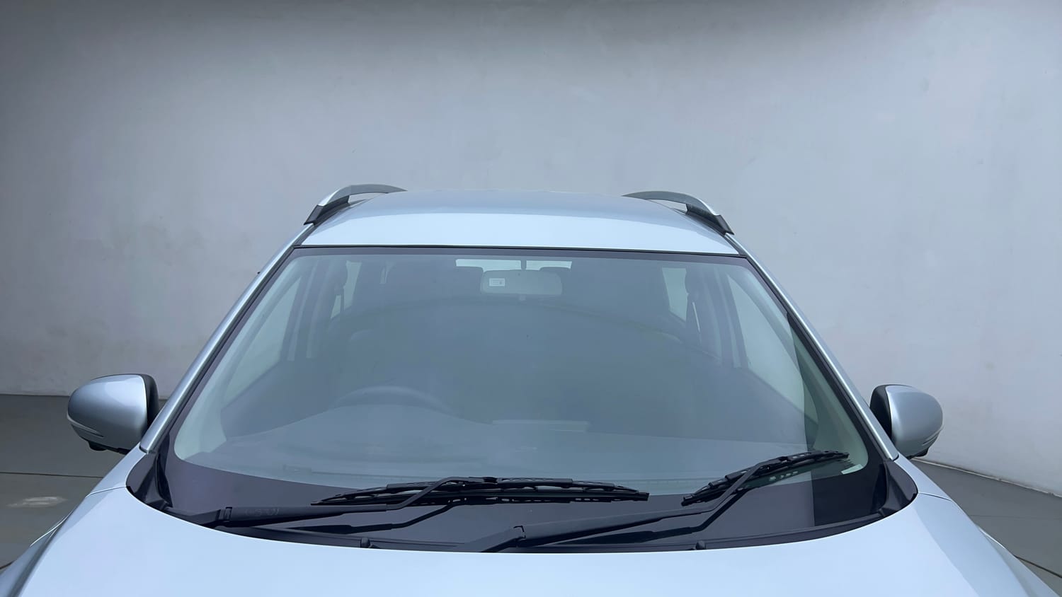 Used 2025 Maruti Suzuki XL6 Alpha Plus MT Petrol Petrol Manual exterior FRONT WINDSHIELD VIEW