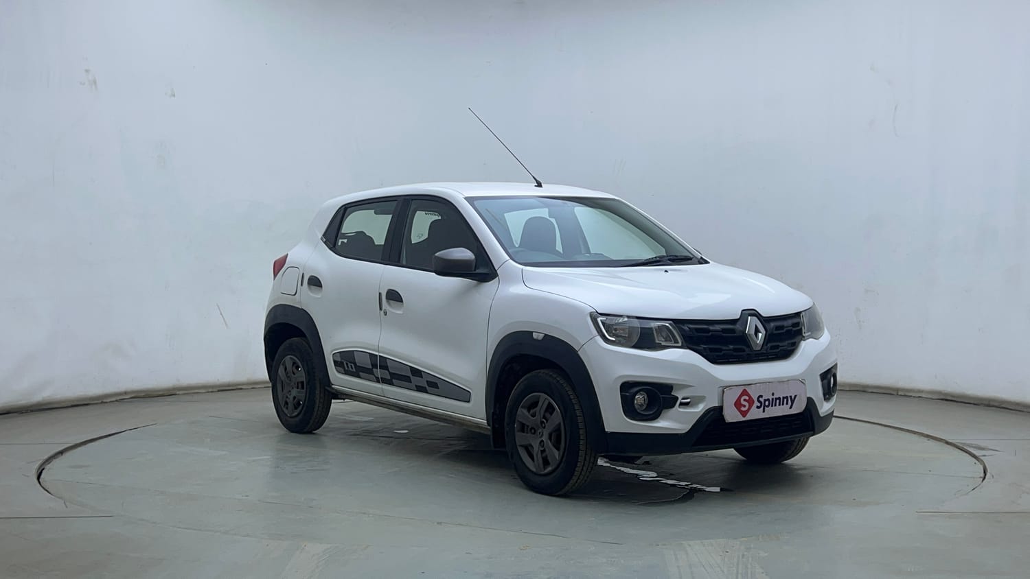 Used 2018 Renault Kwid 1.0 RXT AMT Opt Petrol Automatic exterior RIGHT FRONT CORNER VIEW