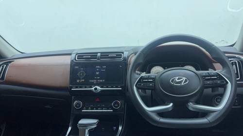 Used 2022 Hyundai Alcazar Signature (O) 6 STR 2.0 Petrol AT Petrol Automatic interior DASHBOARD VIEW