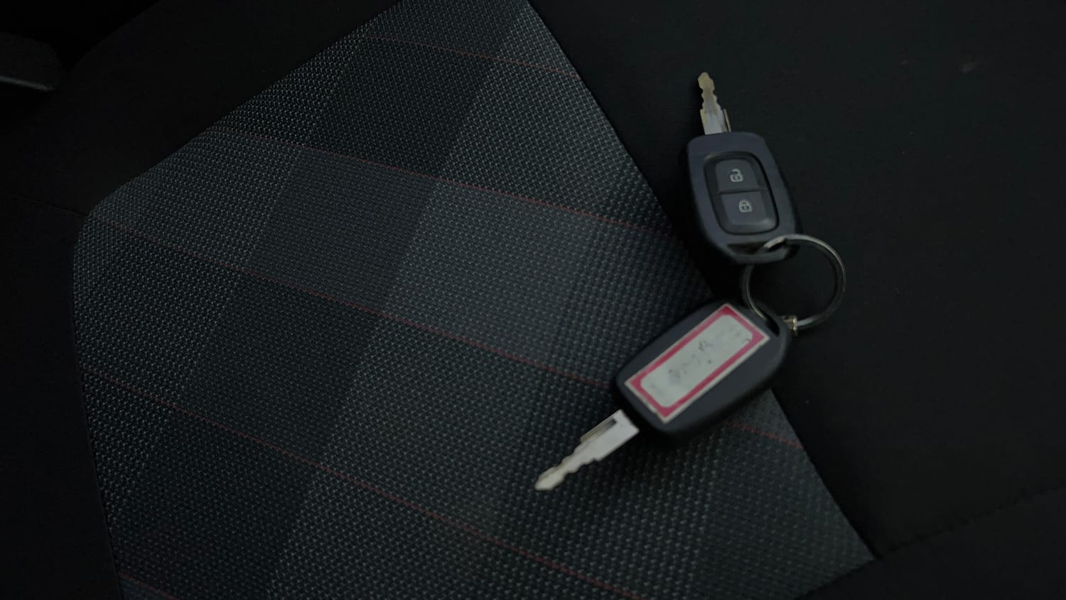 Used 2020 Renault Kwid 1.0 RXT AMT Opt Petrol Automatic extra CAR KEY VIEW