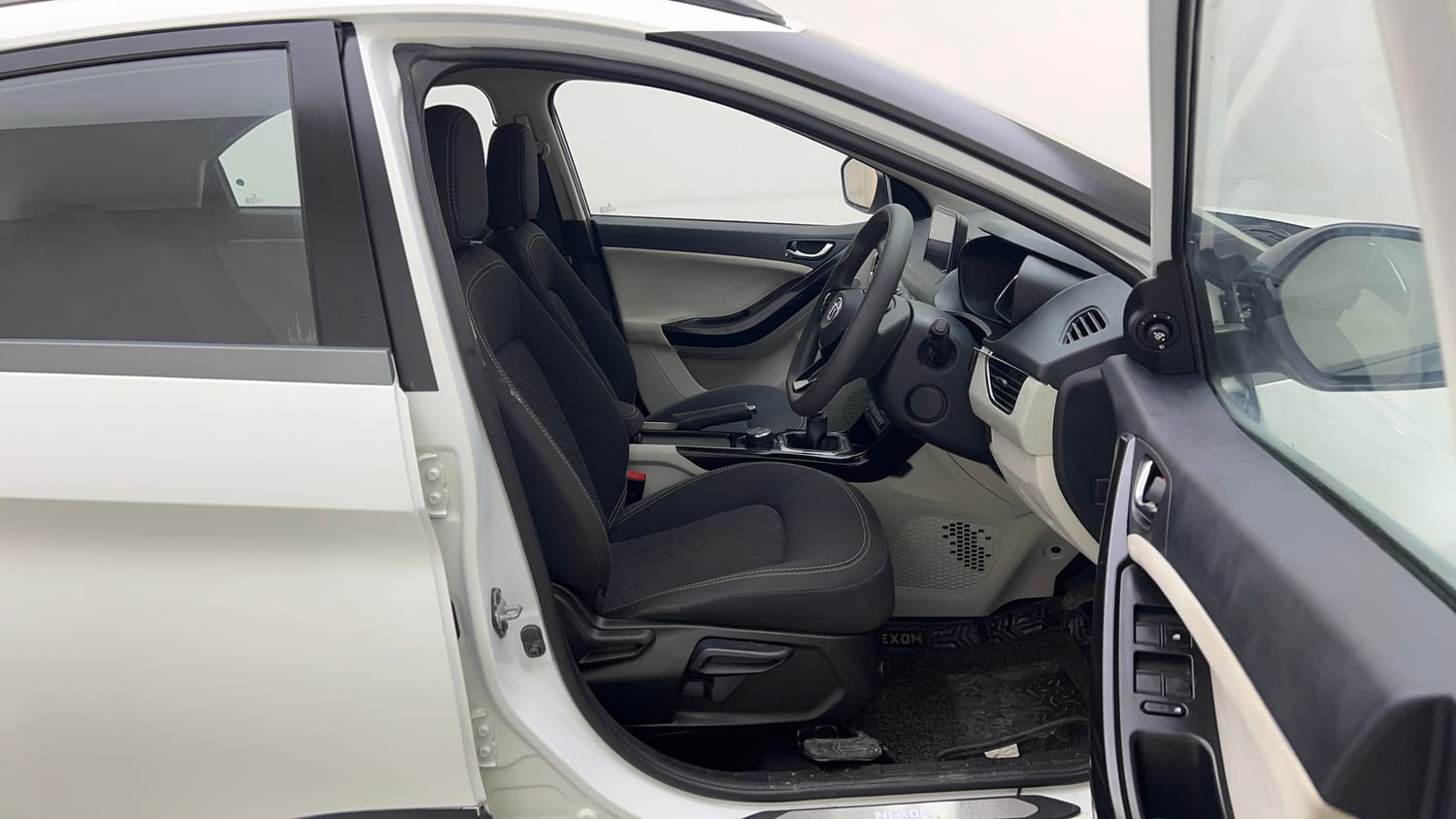 Used 2022 Tata Nexon XZ Plus Petrol Manual interior RIGHT SIDE FRONT DOOR CABIN VIEW