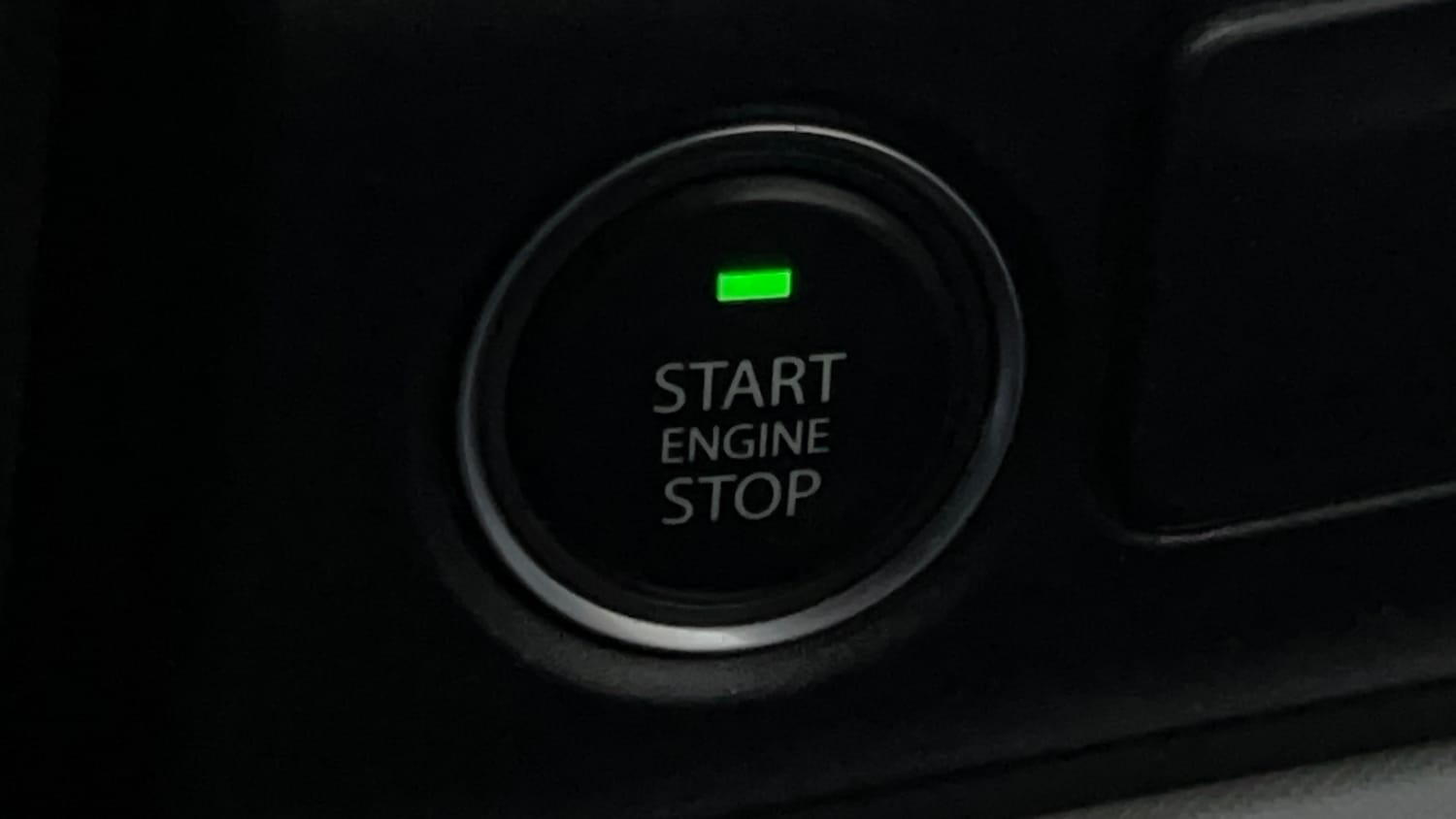Used 2020 Tata Altroz XZ Petrol Petrol Manual top_features Keyless start